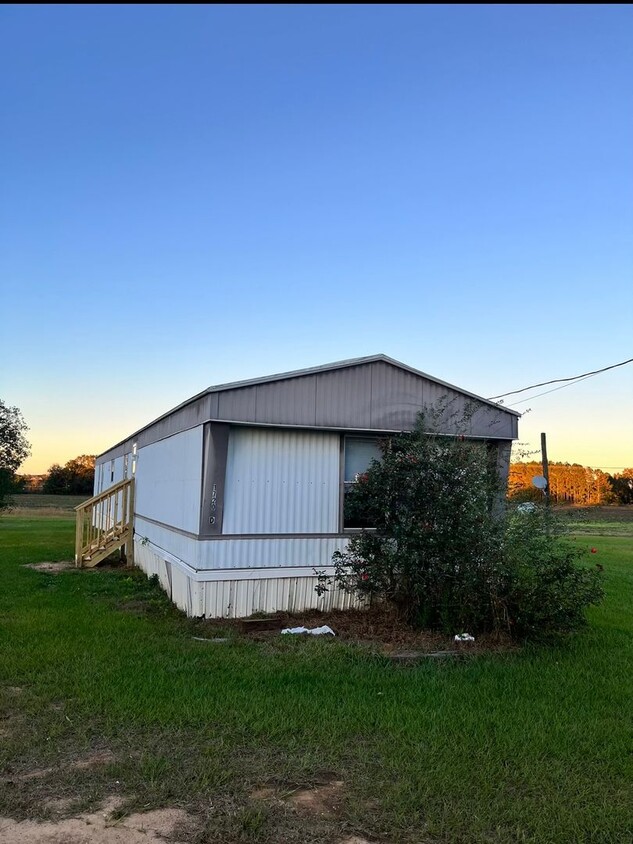 Primary Photo - 3/2 Mobile Home Available