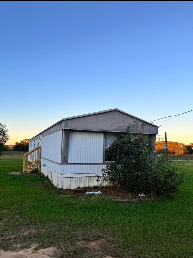 Building Photo - 1720 Bruner Rd