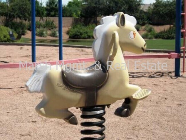 Building Photo - Very nice 3 bedroom home in Chandler not far from San Tan Village &amp; downtown Gilbert!