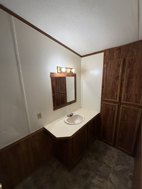 Building Photo - 425 Lowe St