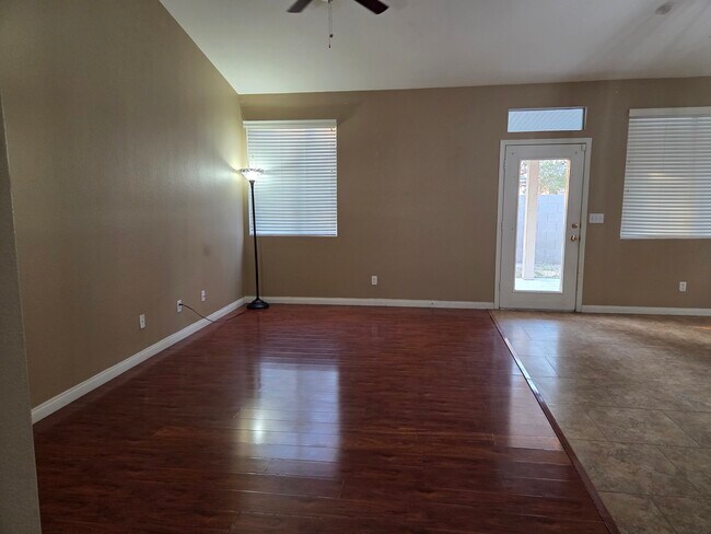 Foto del edificio - 2602 Roaring Lion Ave