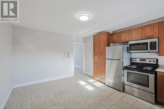 Building Photo - 61 Aberdeen St