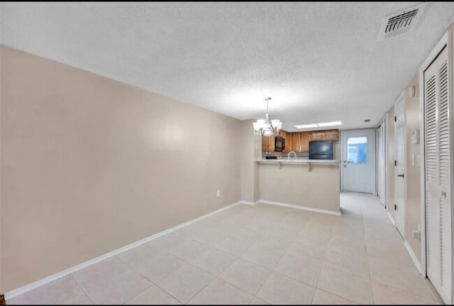 Building Photo - 2124 Fletchers Point Cir