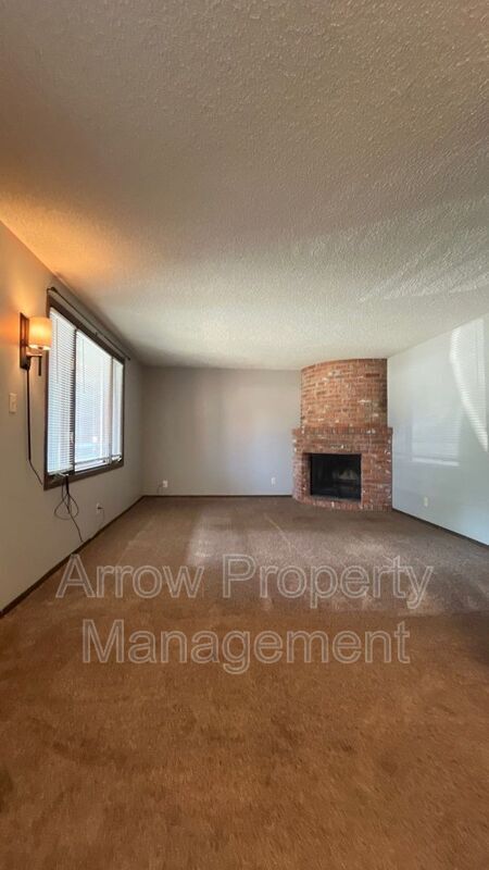 Building Photo - 515 S 2nd St