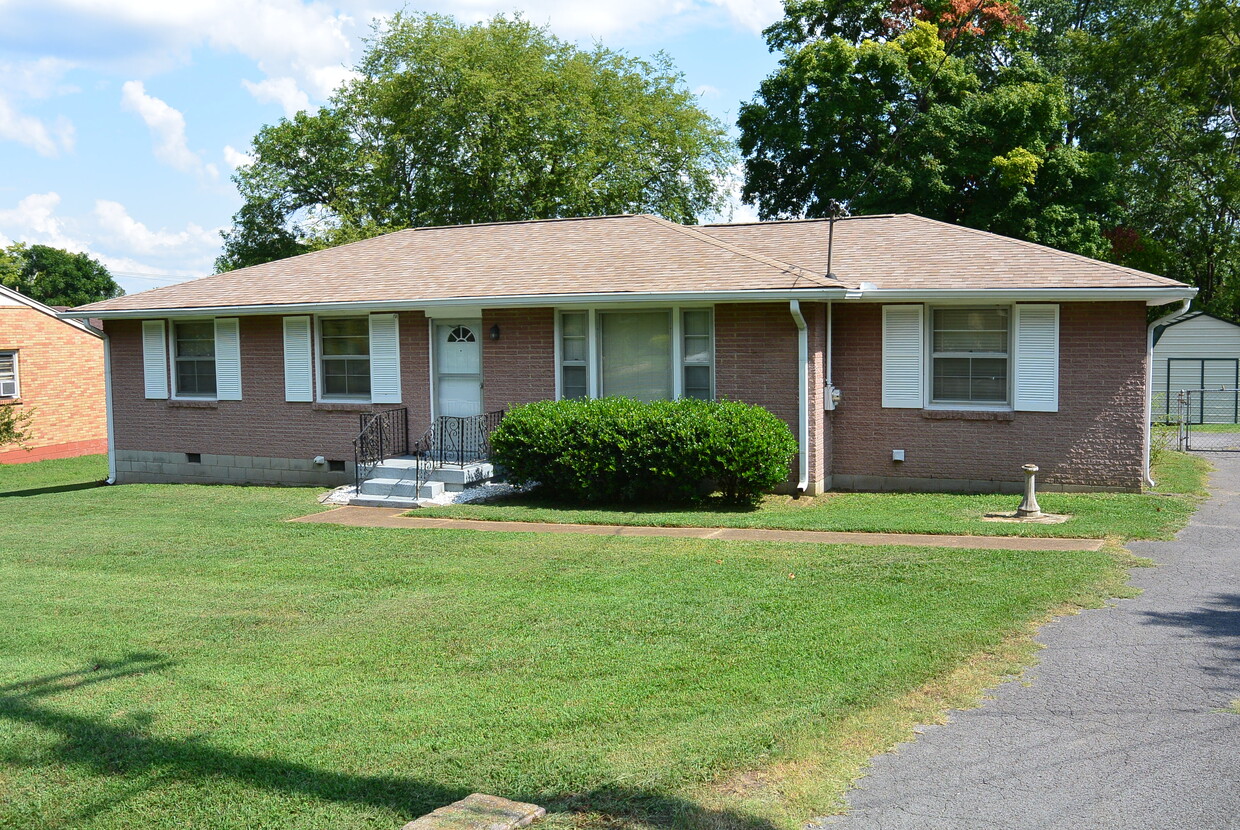 Primary Photo - 1936 Valley Park Dr