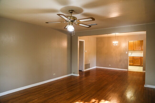Building Photo - TERRELL HEIGHTS COTTAGE - ALAMO HEIGHTS I....