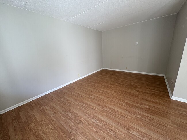 Photo du bâtiment - 155 Mystery Lake Dr