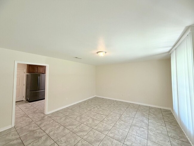 Building Photo - Charming 3-Bedroom Home - Spacious Layout