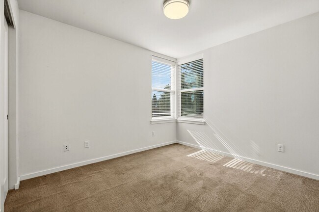 Foto del edificio - 1548 1546 62nd Ave