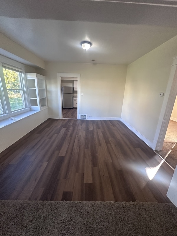 Foto del edificio - 9604 Manor Ave
