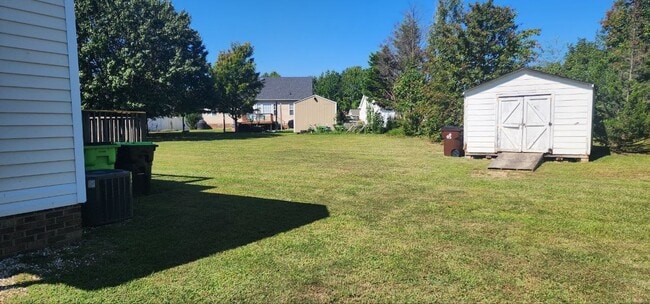 Foto del edificio - 420 Oak Dare Ln