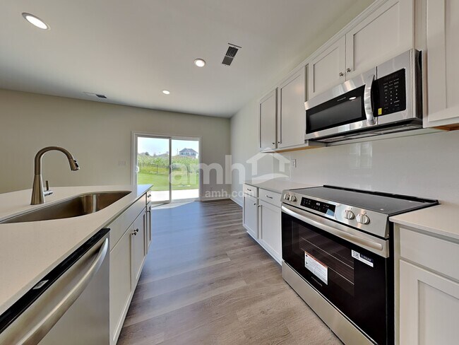 Foto del edificio - 3484 Jefferson Cor Ln