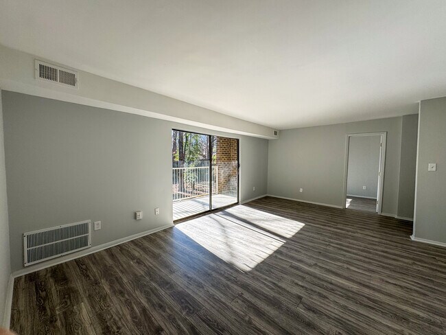 Building Photo - 1287 Schaub Dr