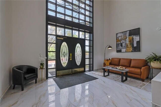 Foto del edificio - 1104 Pine Heights Dr NE