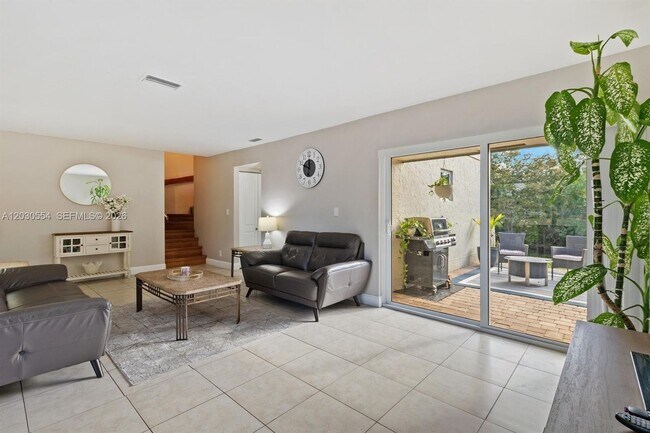 Building Photo - 4119 Coral Springs Dr