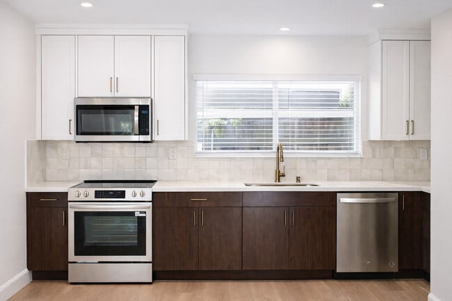 Building Photo - Salt + Sea - Luxury Coastal Apartments in Carlsbad Village