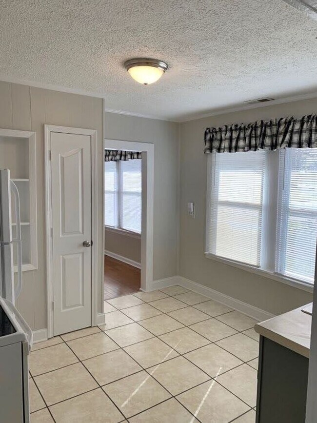 Foto del edificio - 910 Lamont St