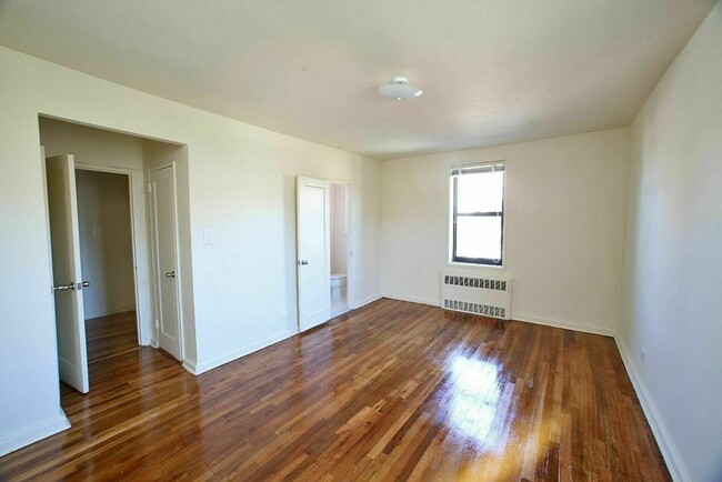 Building Photo - 2775 E 12th St