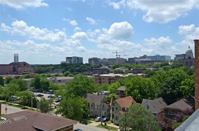 Foto del edificio - 123 N Blount St
