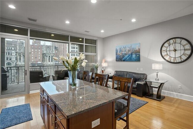 Foto del edificio - 301 Fifth Ave