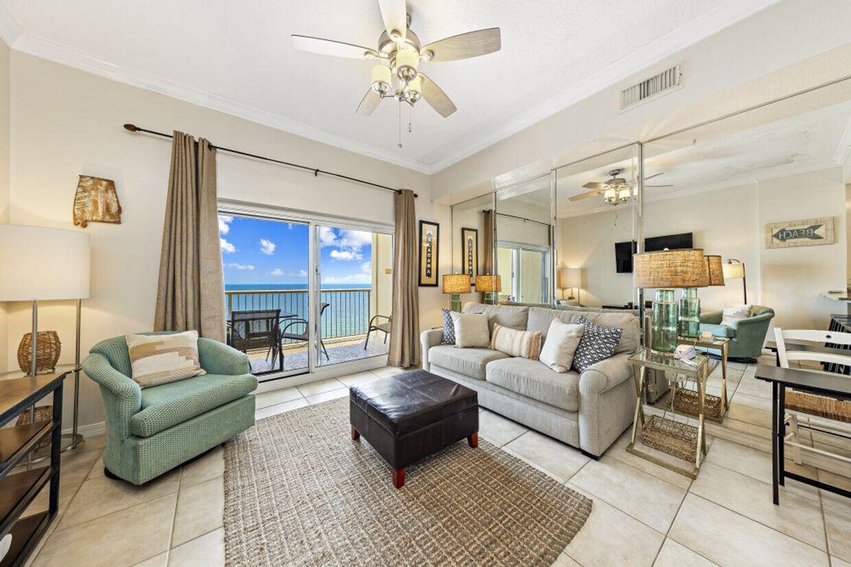 Foto principal - 561 E Beach Blvd