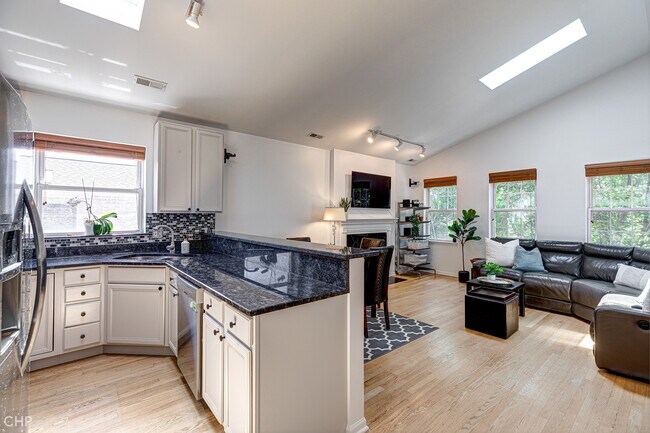 Foto del edificio - 1227 N Noble St