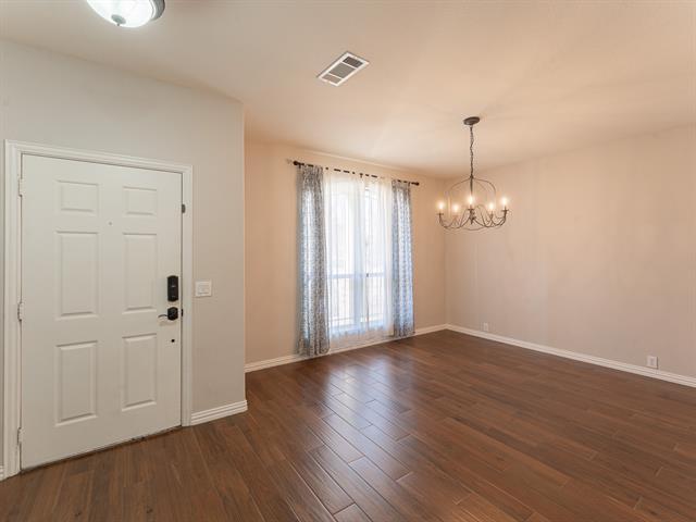 Foto del edificio - 8240 Lauren Way