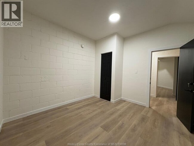 Building Photo - 1374 Wyandotte St E