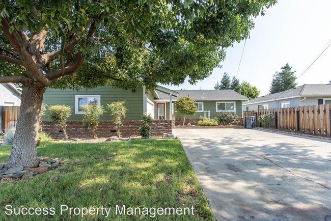 Building Photo - 3 br, 2 bath House - 1619 Merritt St.
