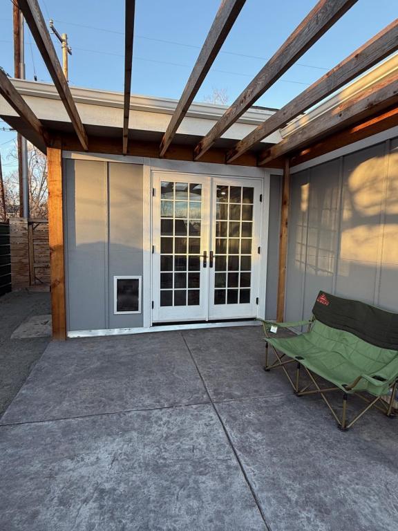 Building Photo - 6175 N Lamar St