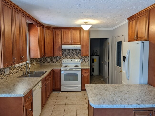 Building Photo - 4306 Fairbluff Rd