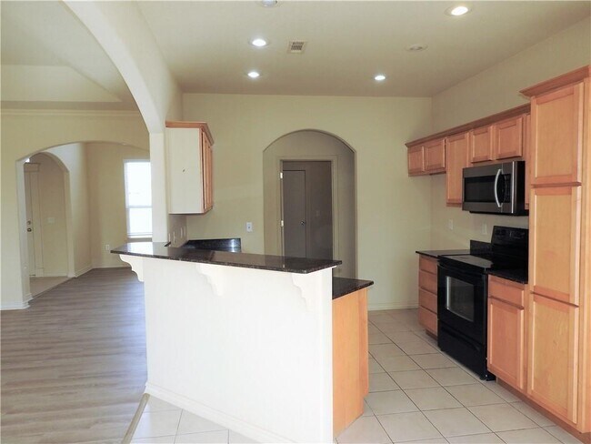 Building Photo - 420 Torino Pl