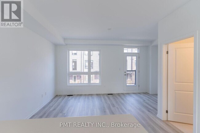 Building Photo - 31 Bateson St