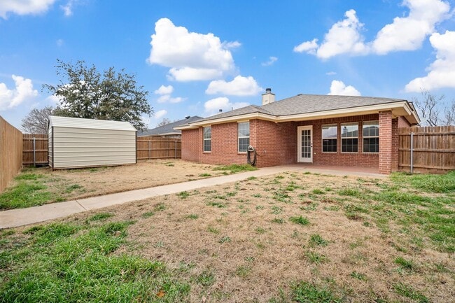Building Photo - Beautiful 3 bedroom 2 bathroom house in Co...