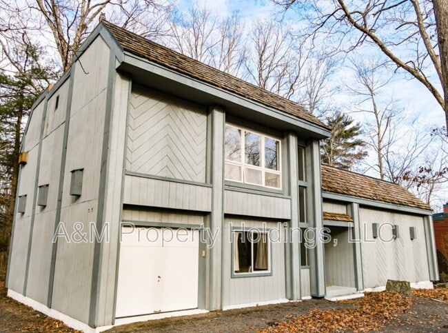 Foto del edificio - 3120 Greenbriar Dr