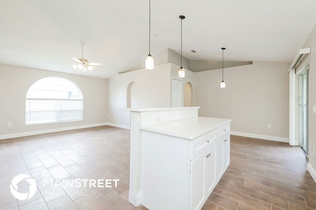 Building Photo - 817 Albi Ct