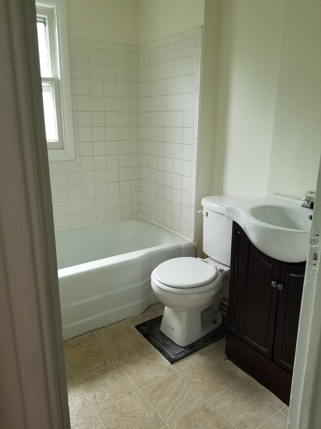 bathroom - 111 Sterling St