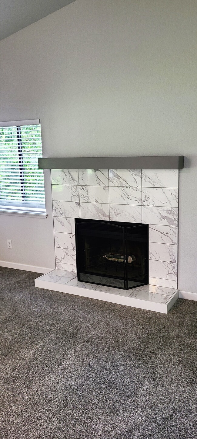 Building Photo - 11711 100th Ave NE