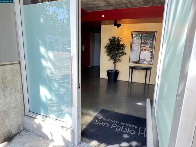 Foto del edificio - 6501 San Pablo Ave