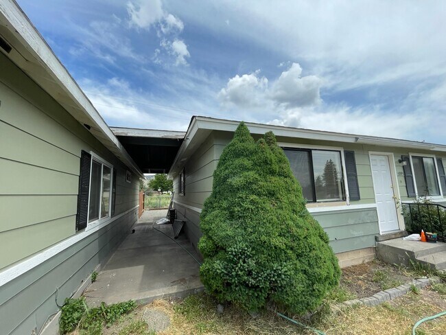 Building Photo - 5995 Marius Dr