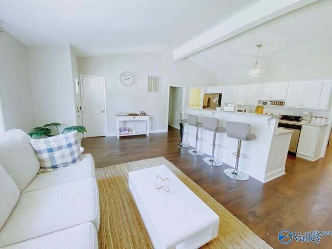 Foto del edificio - 12005 Greenleaf Dr SE