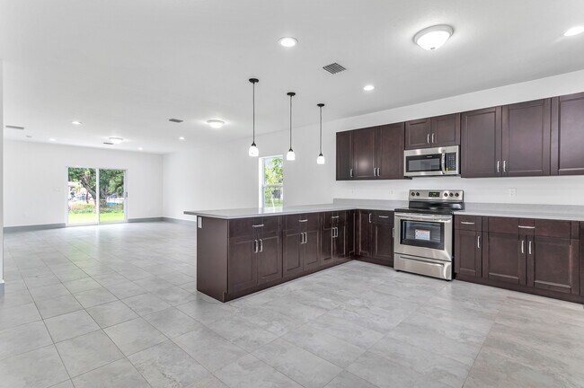 Foto del edificio - 2360 NW 14th St