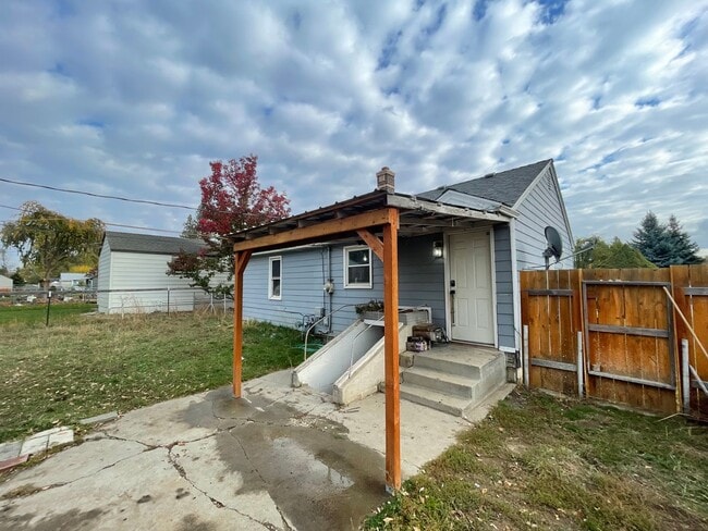 Building Photo - 5303 N Adams St