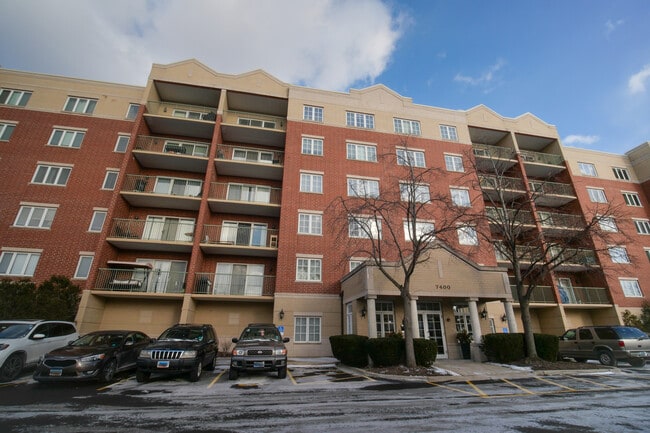 Foto del edificio - 7400 Lincoln Ave