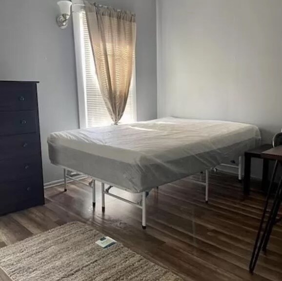 Foto del edificio - 2 Newton Ave