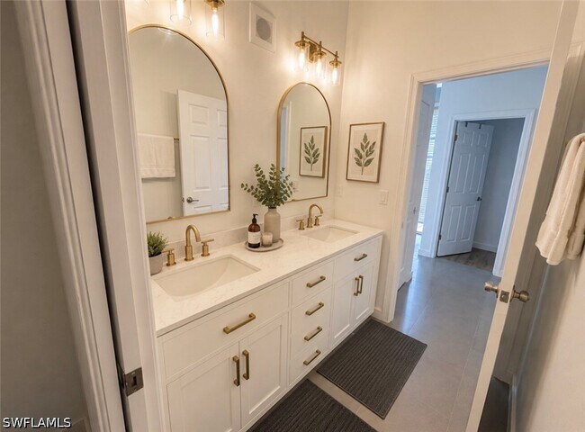Foto del edificio - 7849 Founders Ln