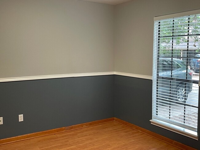 Building Photo - 2614 N Red Cedar Cir