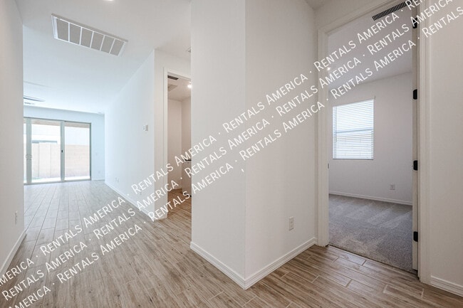 Foto del edificio - 9429 E Spiral Ave