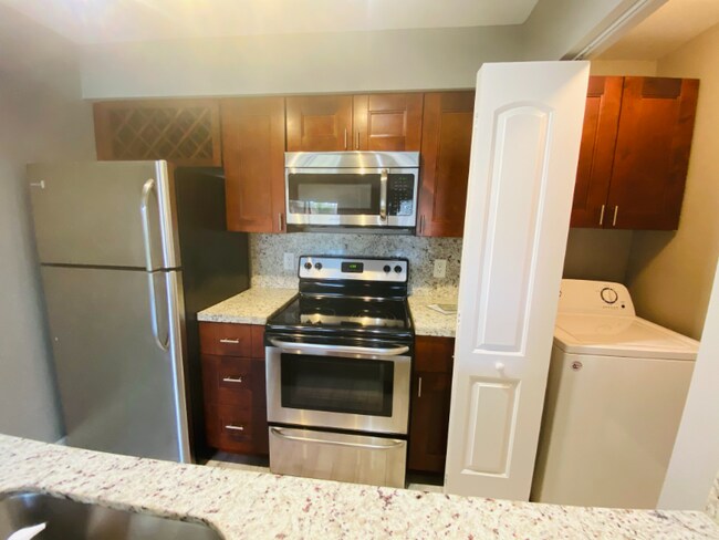 Building Photo - 1239 SW 46th Ave