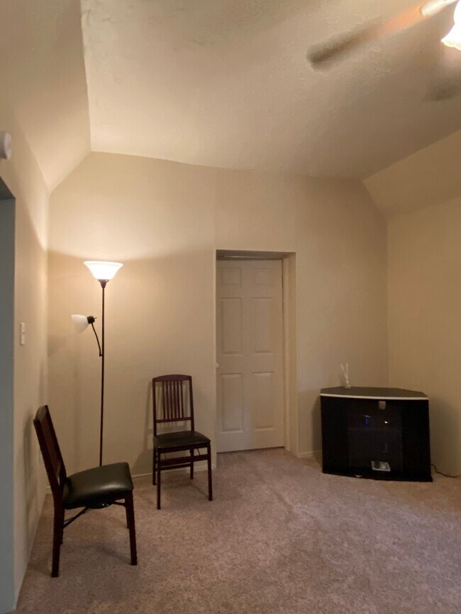 Photo - 1701 Brownsville Rd Apartment